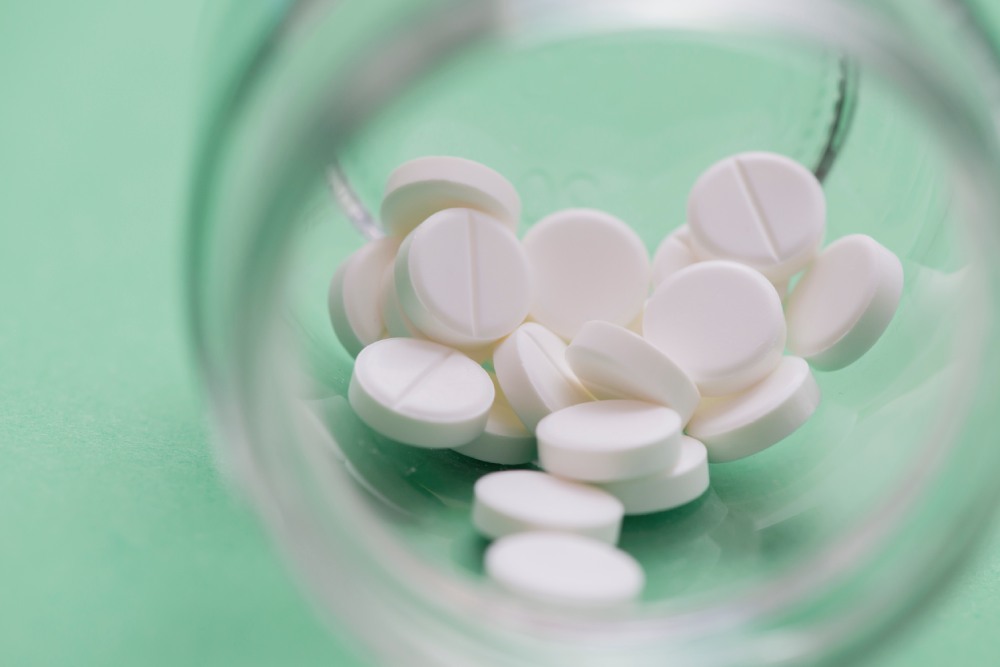 tomar paracetamol con ibuprofeno juntos